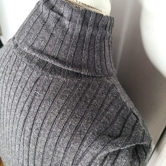 Zara Dark Grey turtle neck long sleeve - Picture 7 of 9